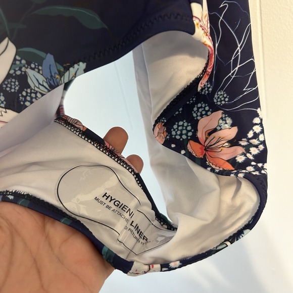 Women's Floral One-Piece Large Cupshe Bathing Suit. Vacation Beach Summer.‎ - Picture 6 of 8